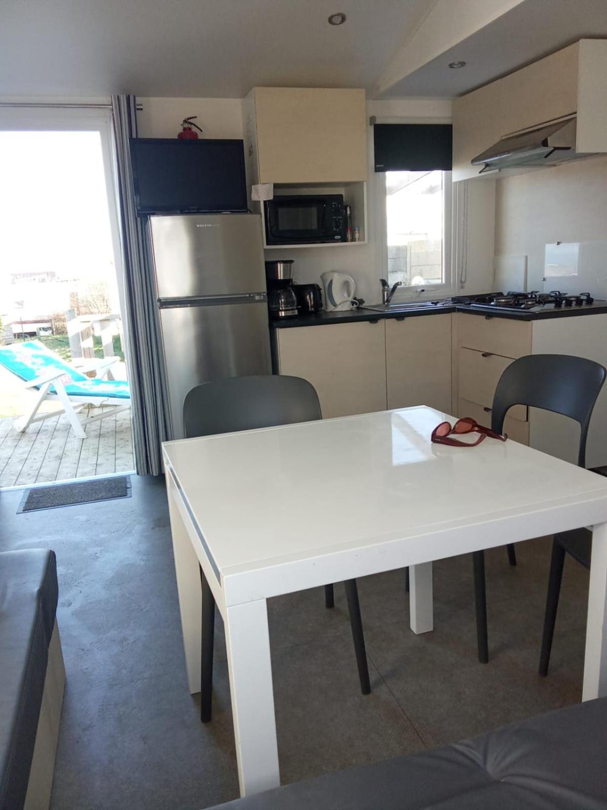 Magnifique Mobil Home Avec Clim Face Mer Le Portel Luaran gambar